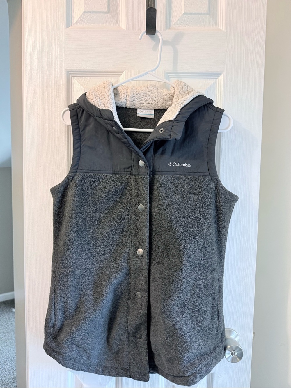 Columbia Fleece Vest in Charcoal Gray